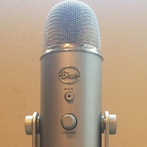BLUE Yeti Silver Edition